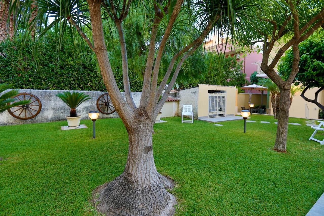 Re Sole La Dependance - Casa Vacanza M E R C U R I O Avola Exterior foto